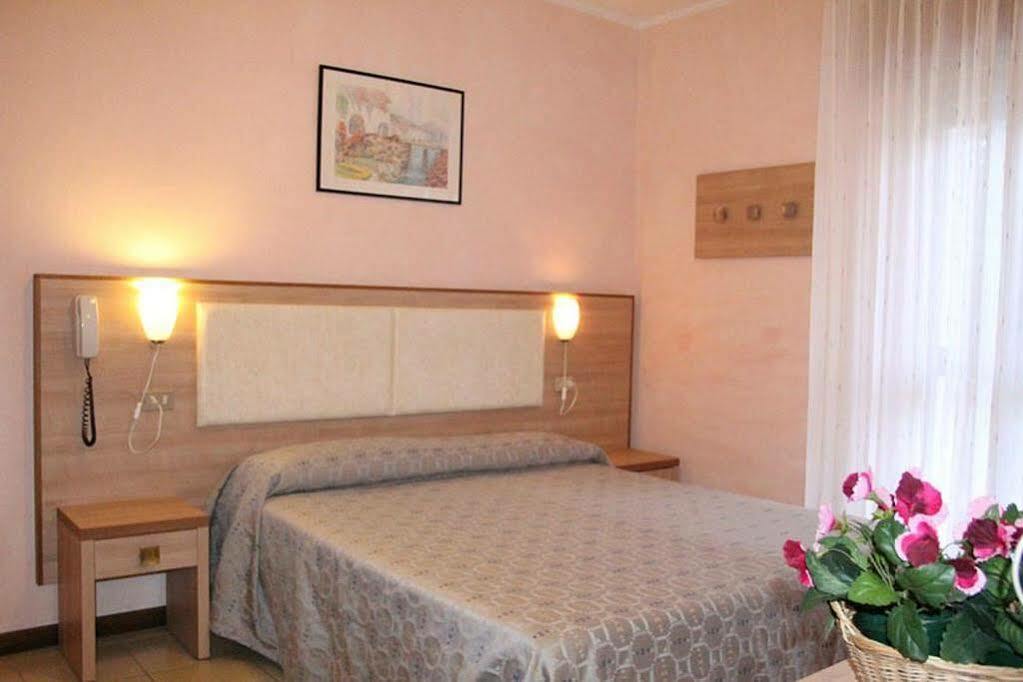 Hotel Arlecchino Морской Милан Экстерьер фото
